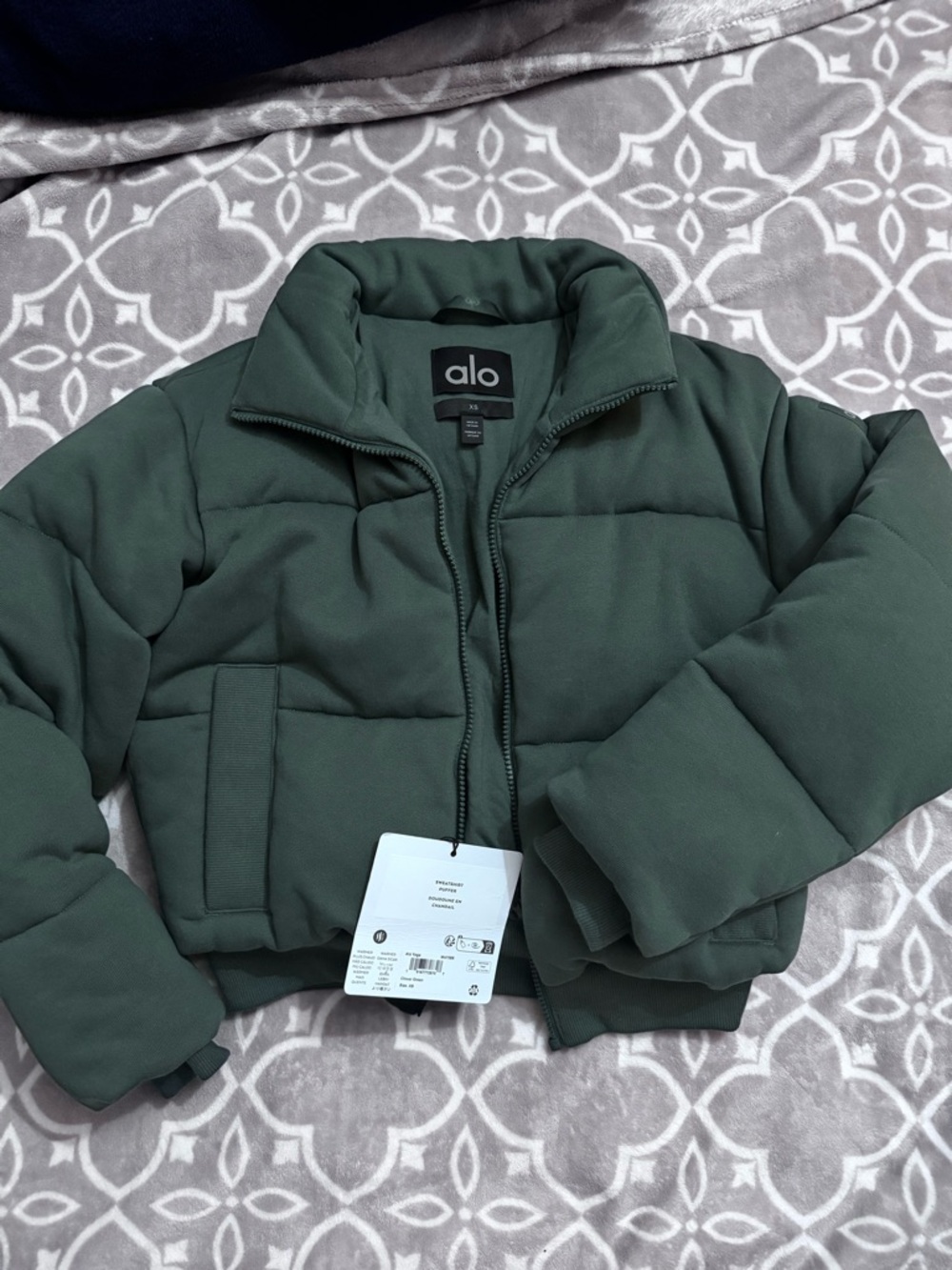 ALO Yoga sweatshirt puffer clover green